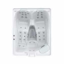 Le Spa 3 Places D164 est un spa rectangulaire doté de sièges ergonomiques, de multiples jets d'eau pour l'hydrothérapie et d'un intérieur blanc rehaussé de gris. Il comprend deux espaces principaux séparés par une console centrale, offrant un espace détente idéal.