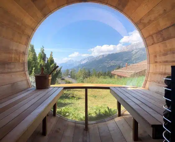 sauna extérieur panoramique en cèdre avec bulle