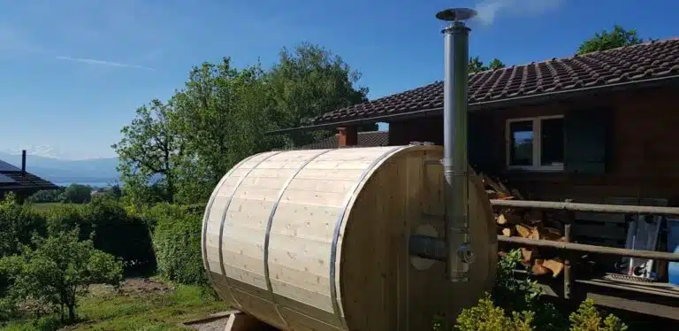 Sauna extérieur avec poêle à bois