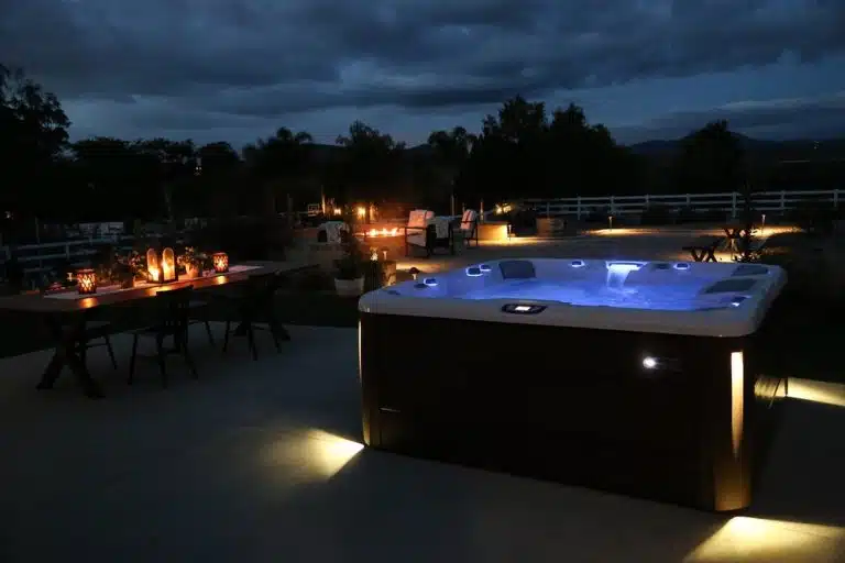 jacuzzi exterieur la nuit