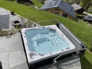 Jacuzzi 6 places